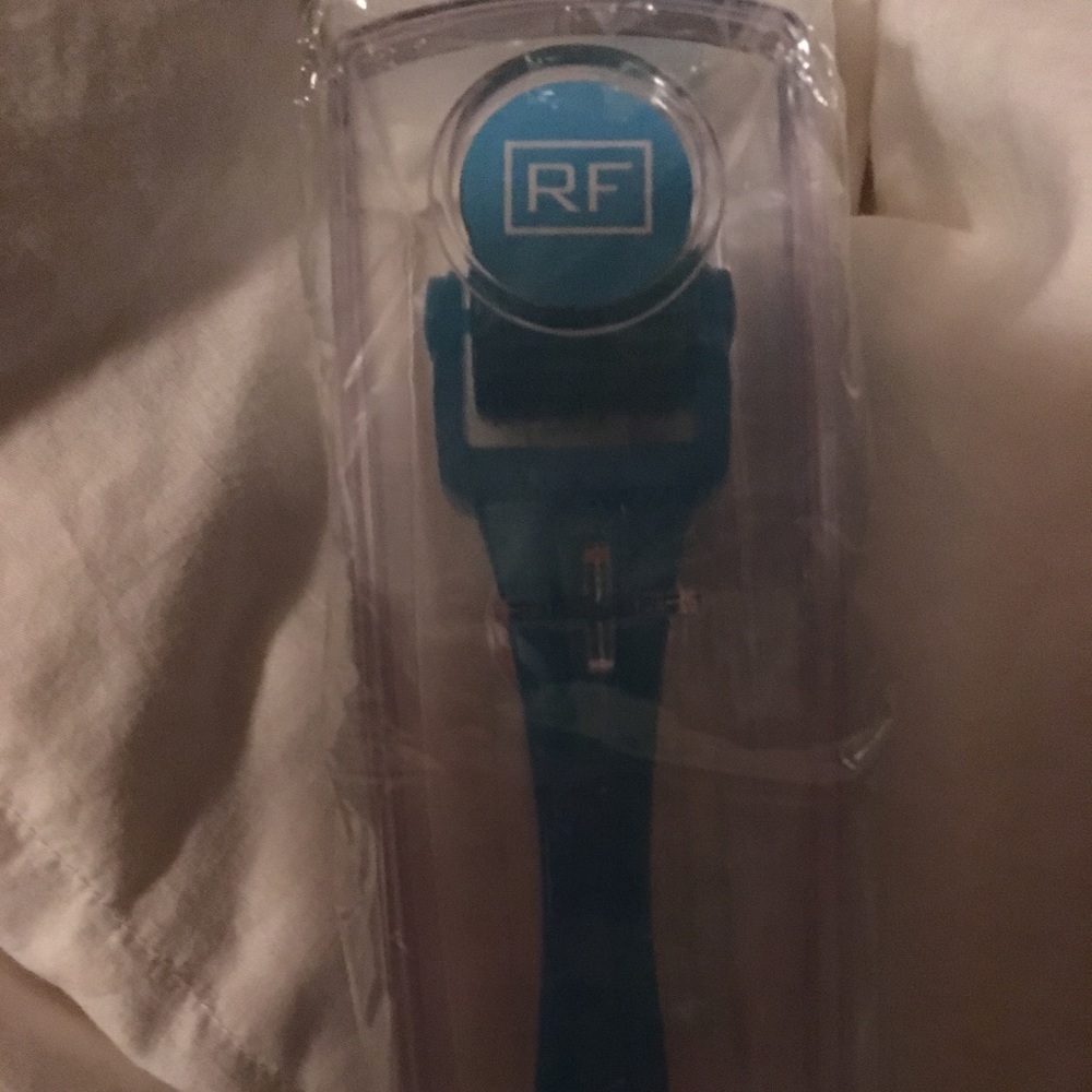 Rodan and Fields amp MD micro exfoliating roller